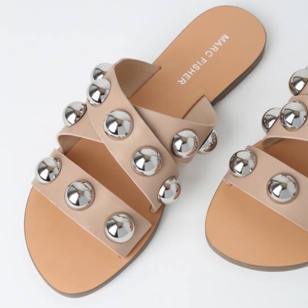 NWOT! Neutral Marc Fisher Bryte with studs